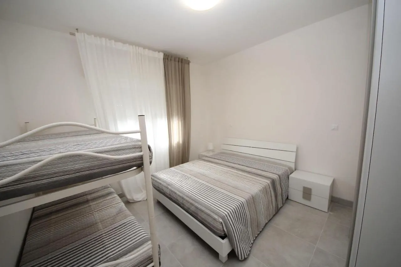 Villa Vilma Appartamento 02 روسولينا ماري 0*,
