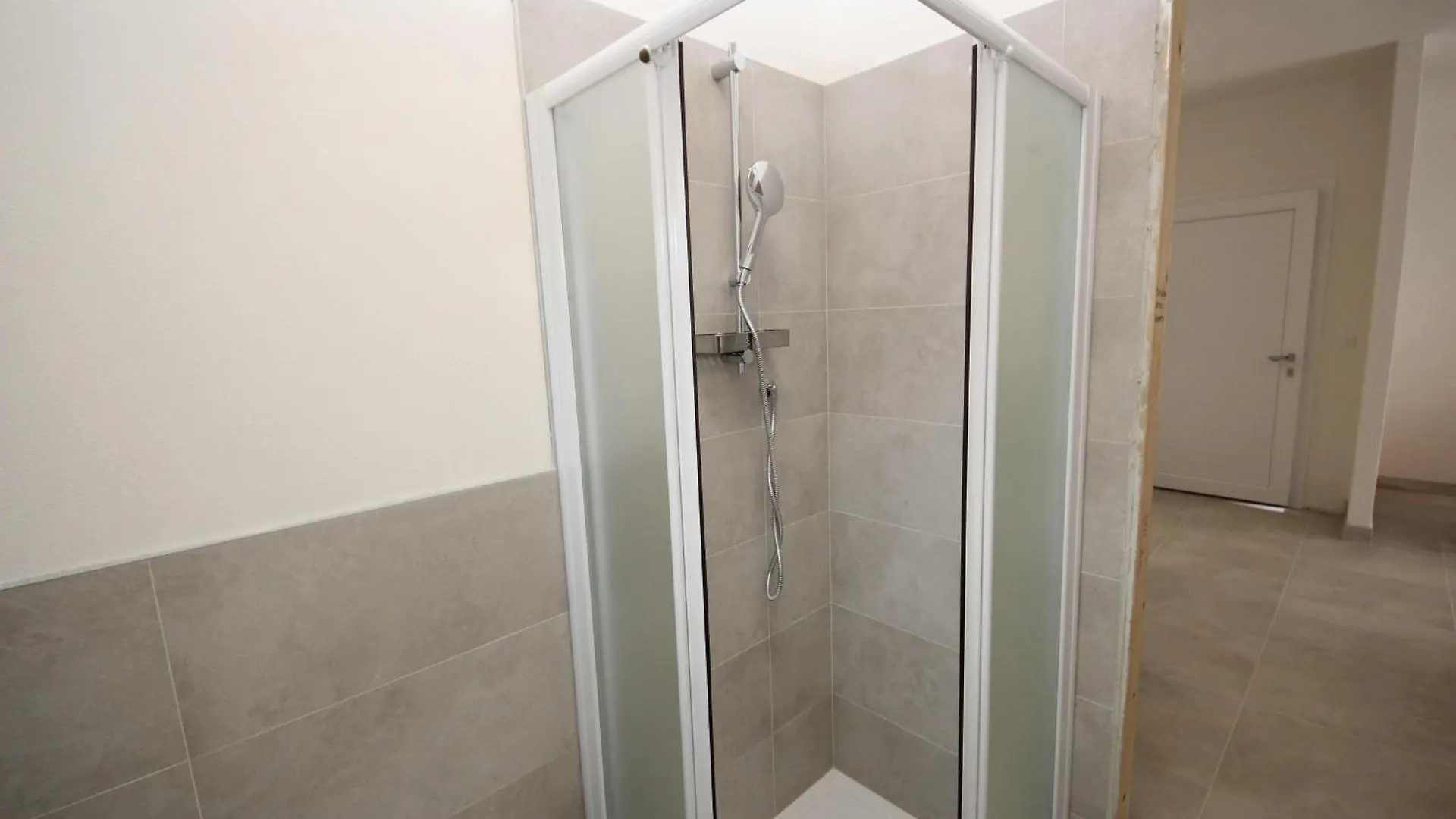 Villa Vilma Appartamento 02 روسولينا ماري شقة