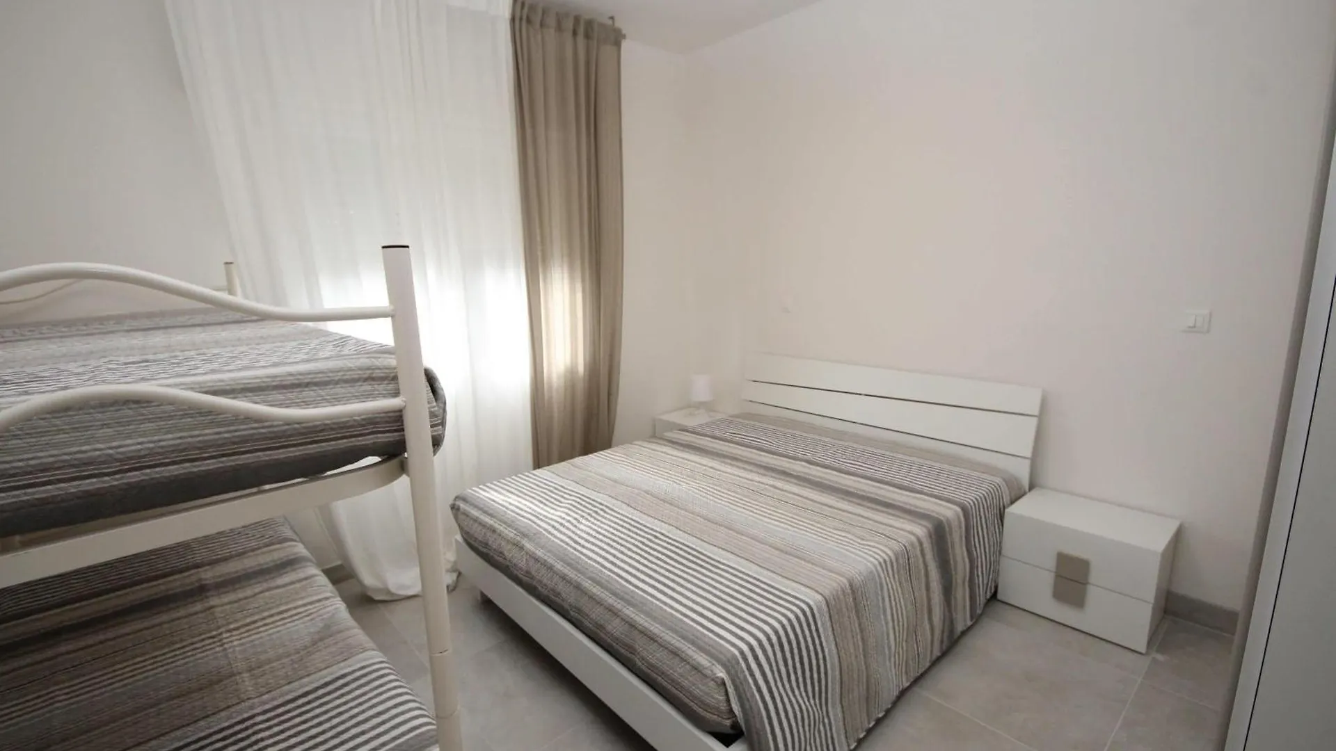 Villa Vilma Appartamento 02 روسولينا ماري شقة